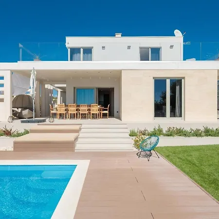 Ferienhaus Mit Privatpool Fur 8 Personen Ca 200 Qm In Primosten, Dalmatien Norddalmatien *