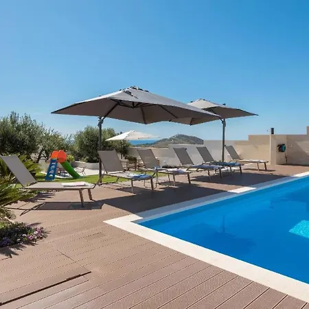 Ferienhaus Mit Privatpool Fur 8 Personen Ca 200 Qm In Primosten, Dalmatien Norddalmatien