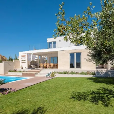 Ferienhaus Mit Privatpool Fur 8 Personen Ca 200 Qm In Primosten, Dalmatien Norddalmatien
